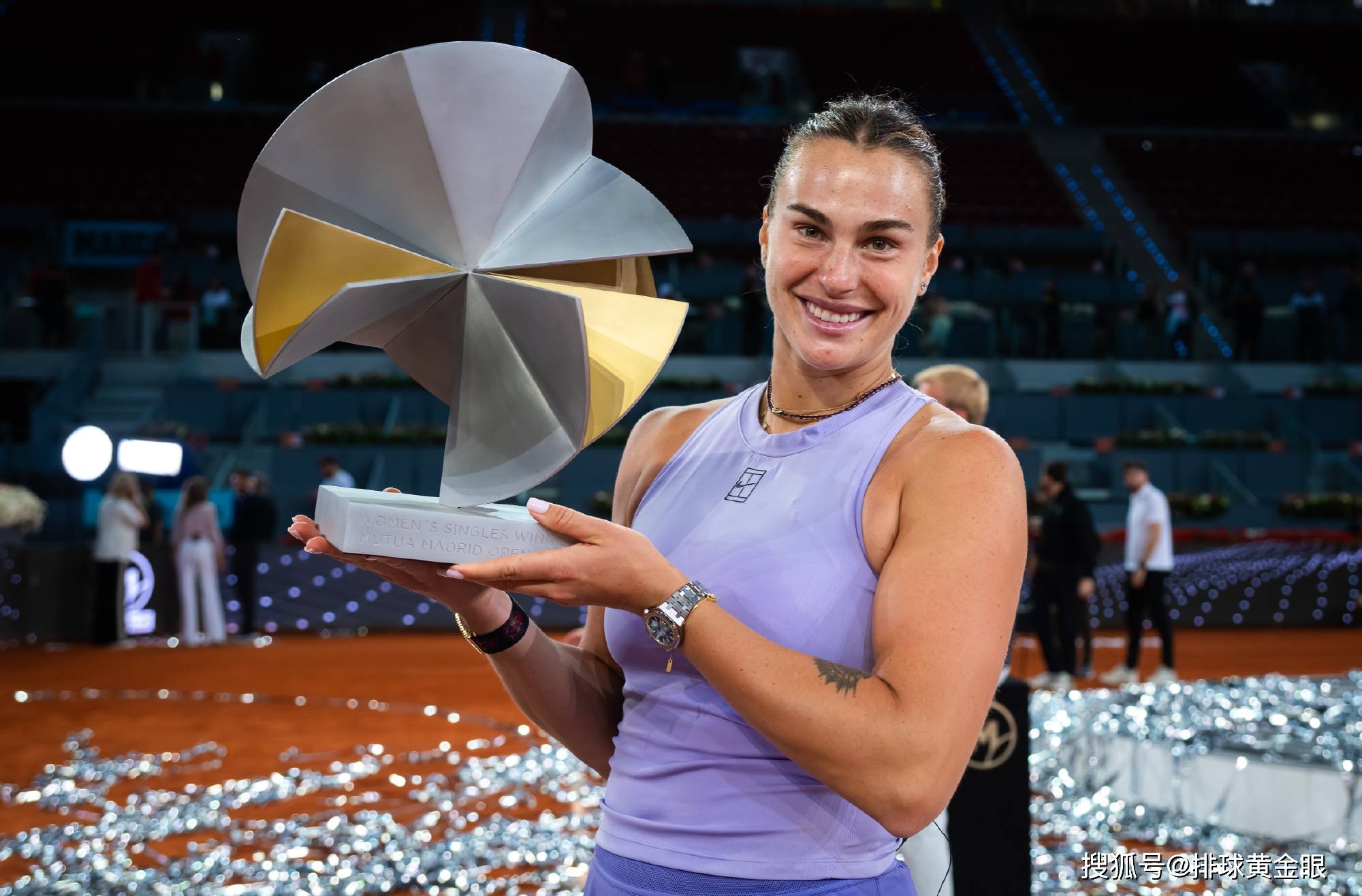 开云-科维托娃重返赛场，领先优势明显首场状态出色，C9观众沸腾！