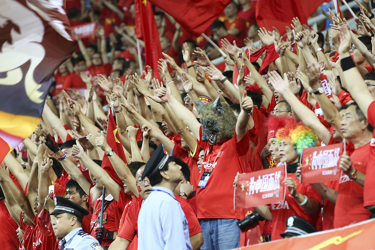 开云-巴特勒回归赛场，挺进下一轮首场状态亮眼，塞尔维亚队观众沸腾！的简单介绍