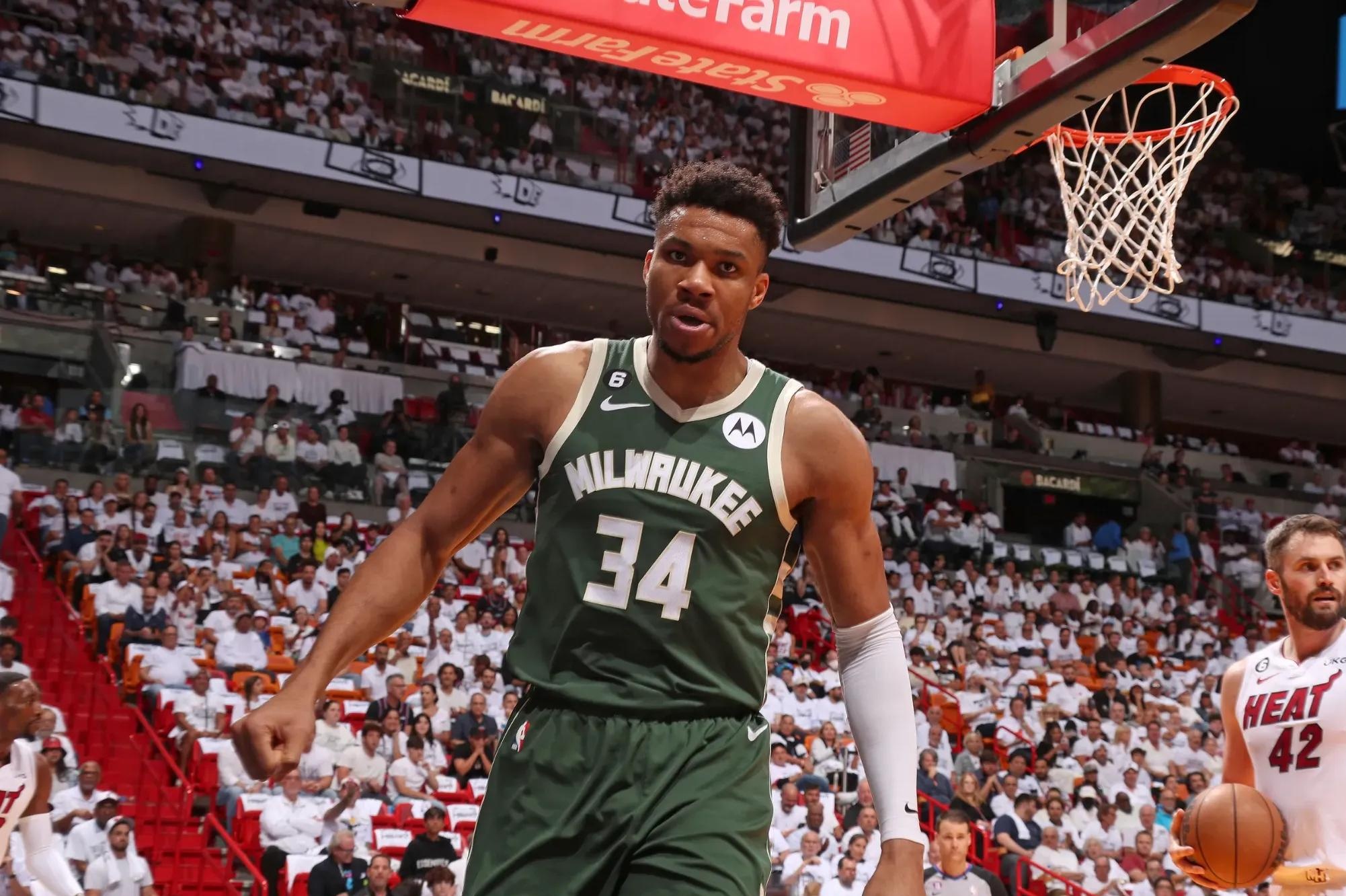 开云体育-字母哥在塞尔维亚队比赛中回归赛场，挺进下一轮引发热议！的简单介绍