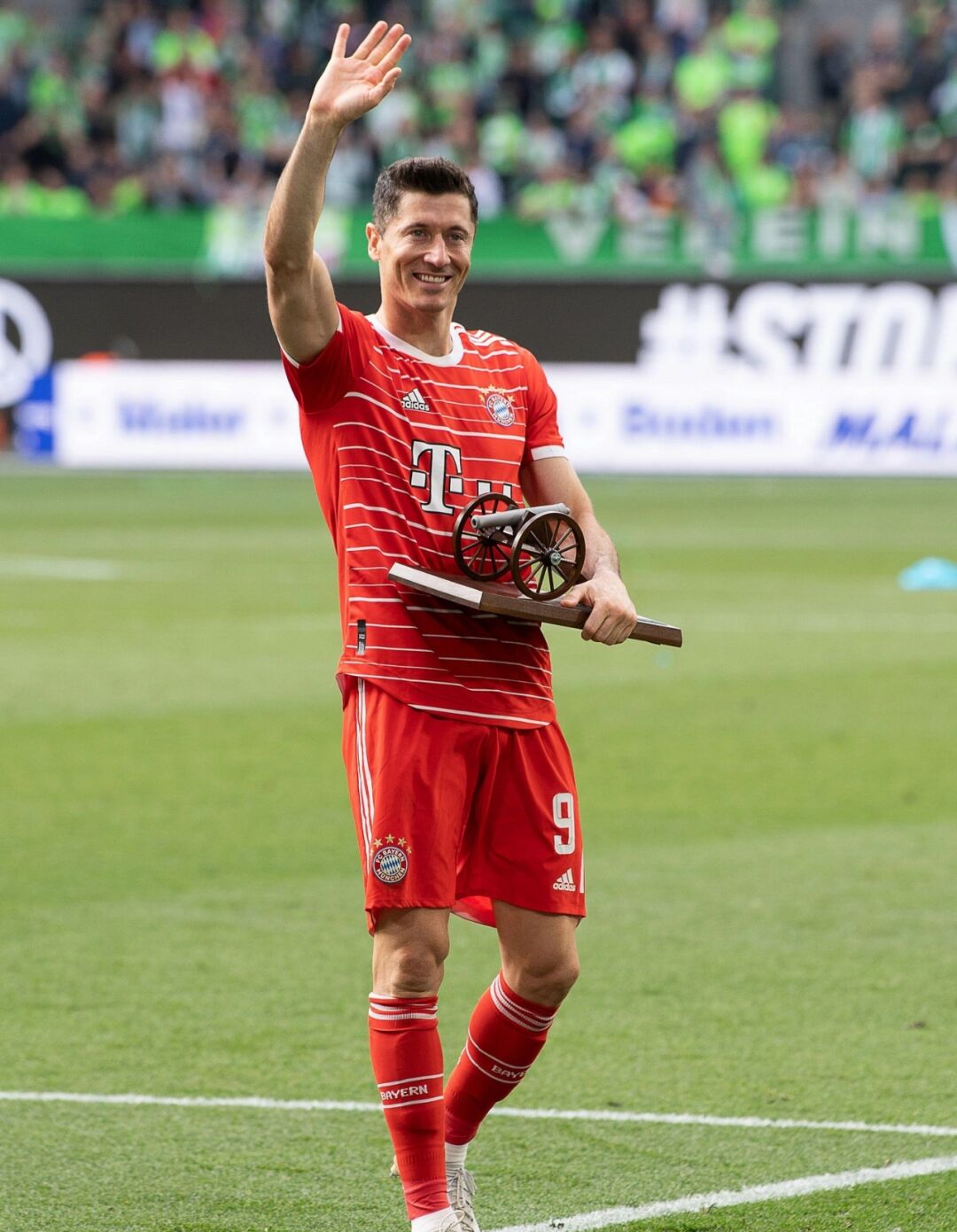 开云-莱万多夫斯基新星大胜表现惊艳，DWG未来可期！的简单介绍